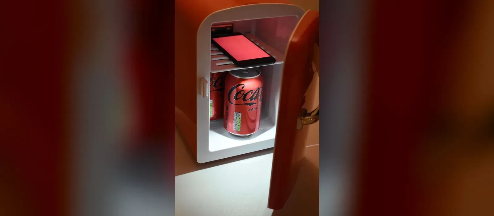 Hotel Minibars in Kerala (2026): Why Thermoelectric Wins, and Why Ice Belongs Outside the Room